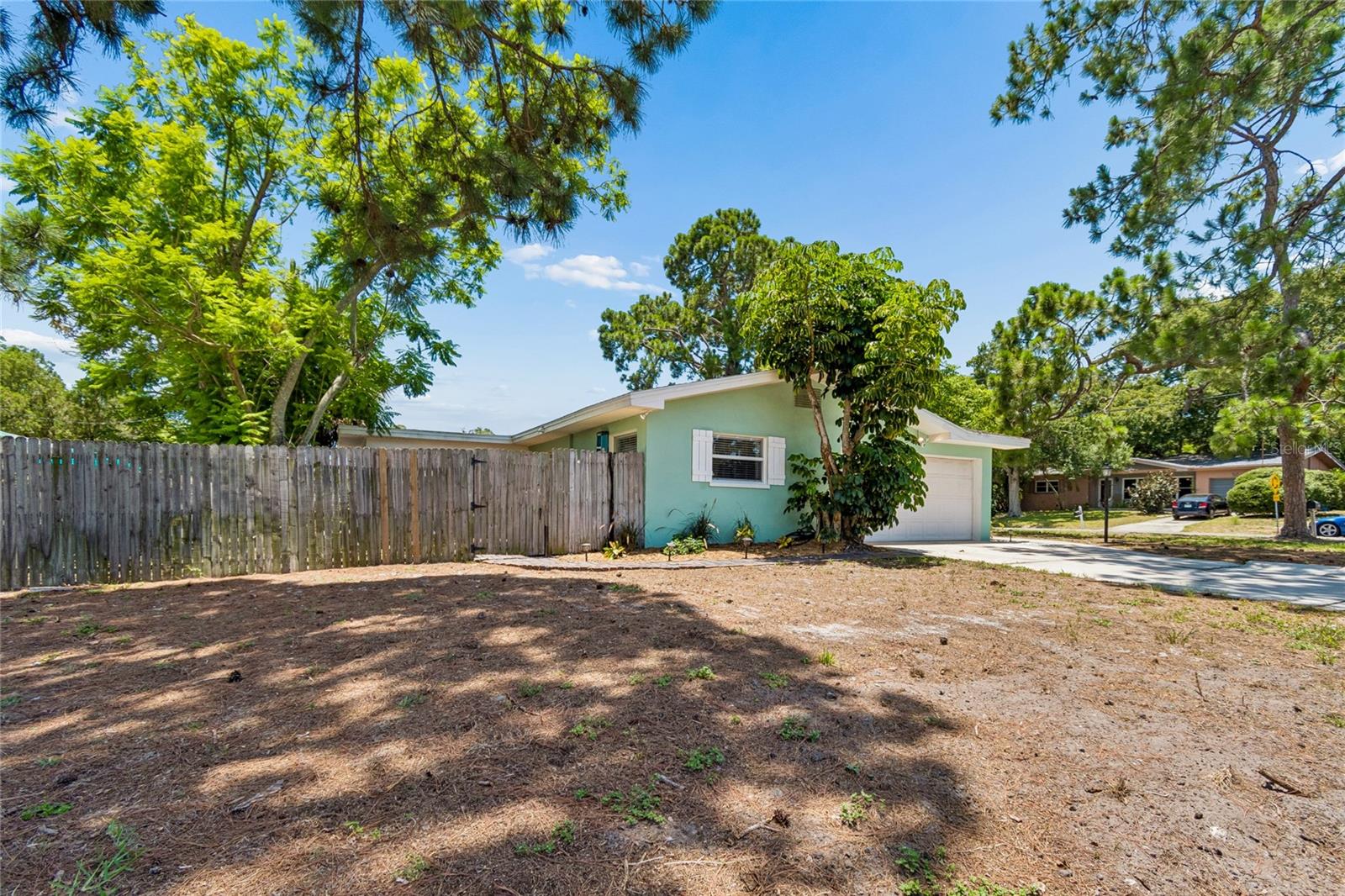 1357 S Evergreen Ave Property Photo 83