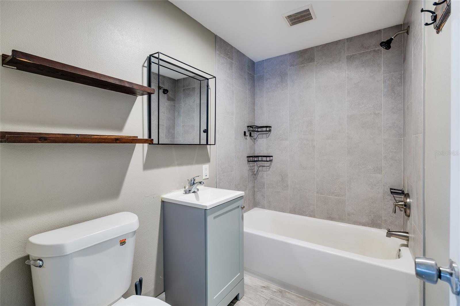 5601 Cedar St Ne Property Photo 21