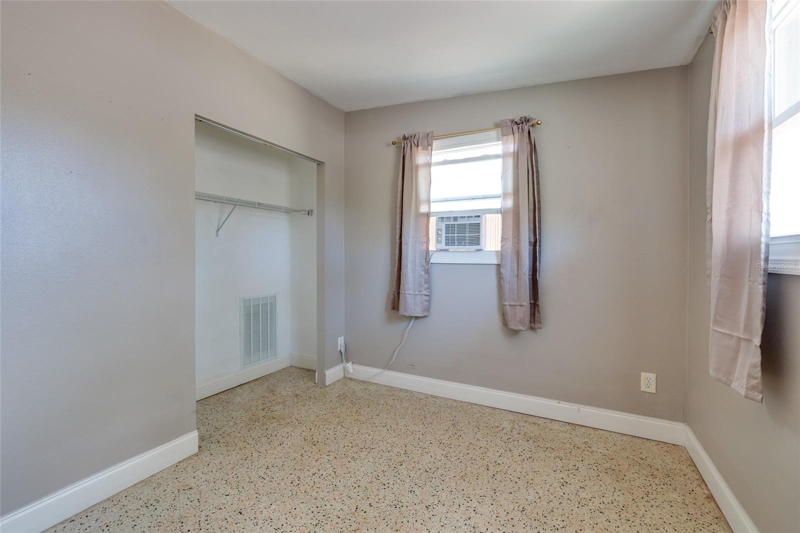 5601 Cedar St Ne Property Photo 22
