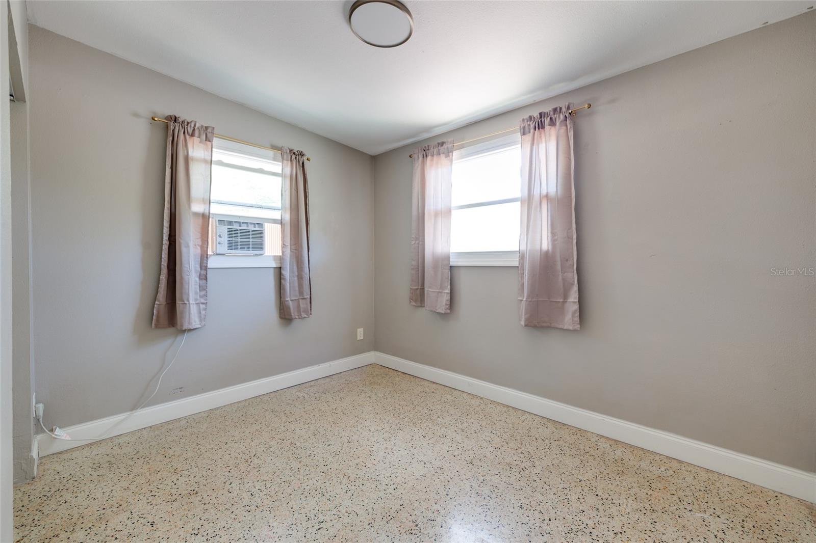 5601 Cedar St Ne Property Photo 23