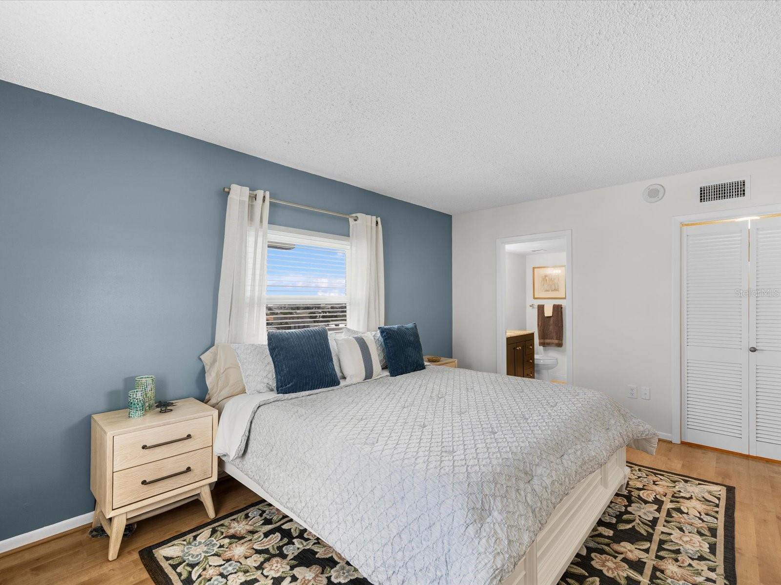 17400 Gulf Blvd #j7 Property Photo 15
