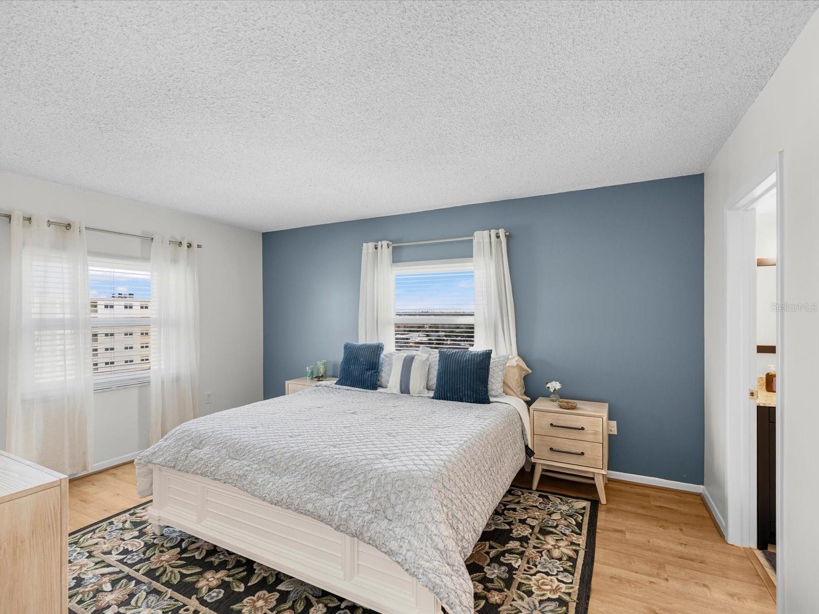 17400 Gulf Blvd #j7 Property Photo 16