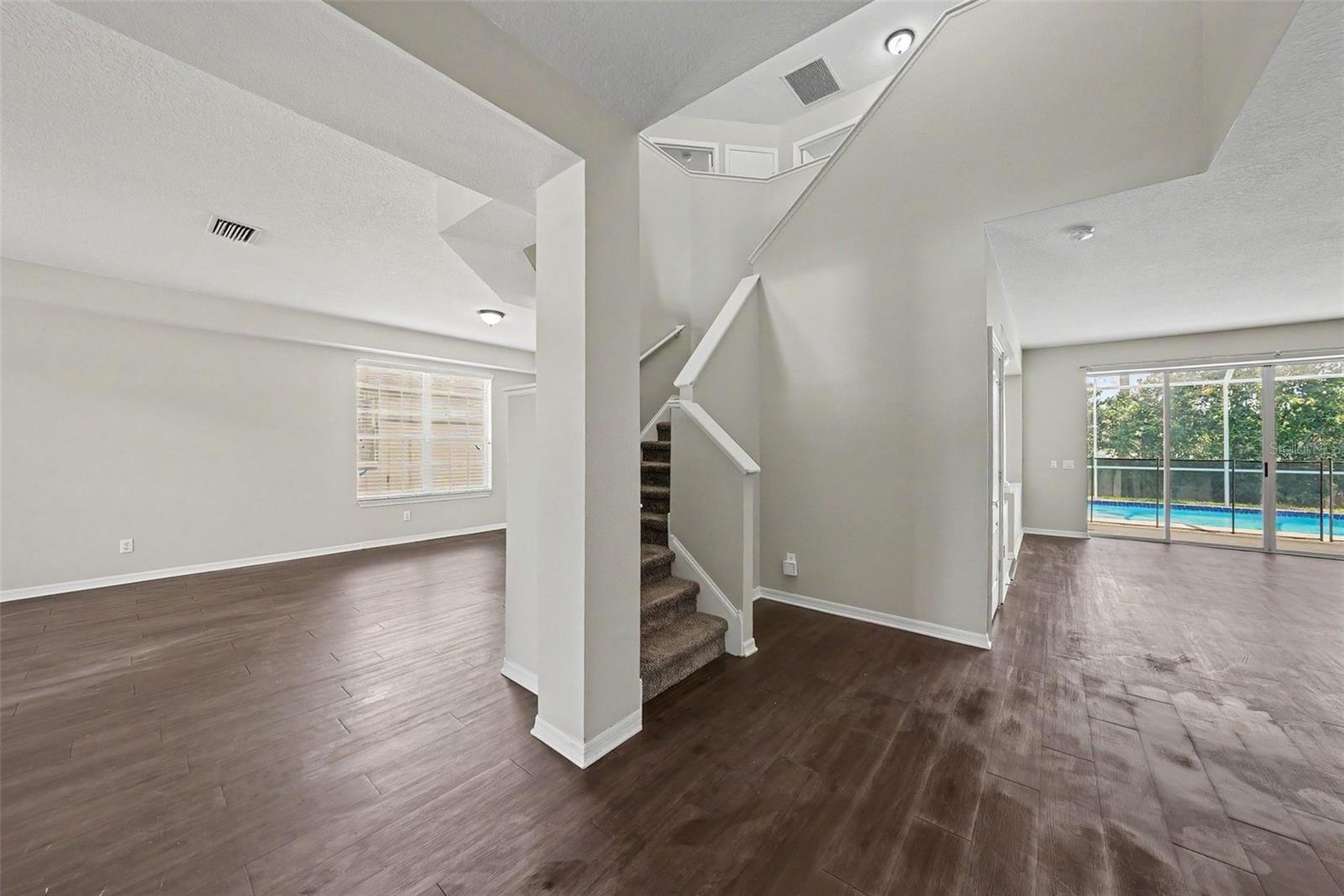 6112 Cezanne Ave Property Photo 8