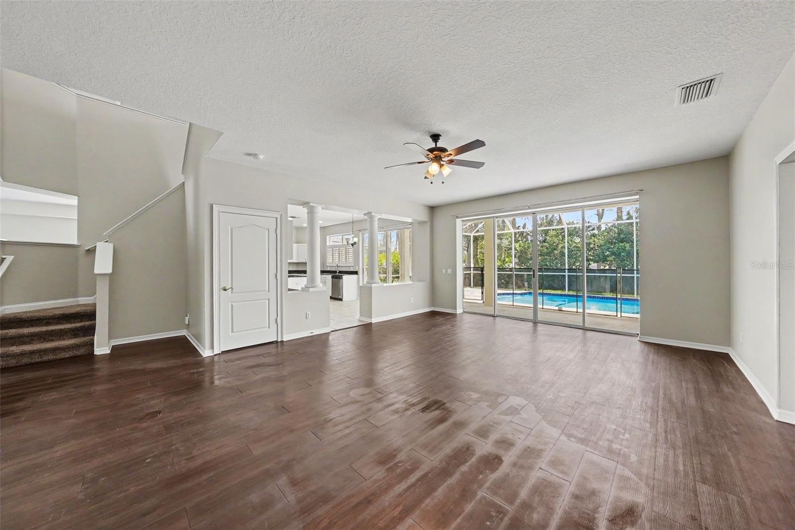 6112 Cezanne Ave Property Photo 9