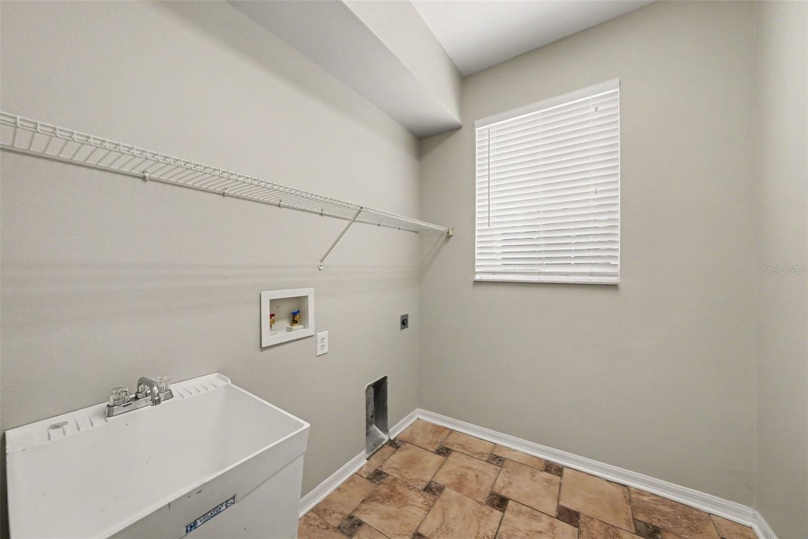 6112 Cezanne Ave Property Photo 26
