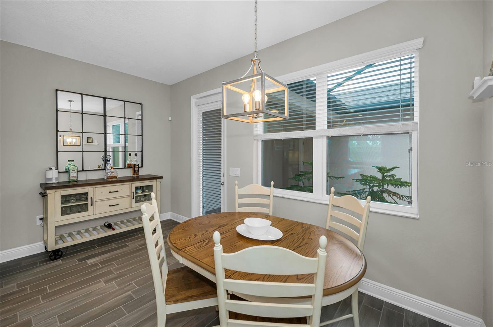 13125 Batten Ln Property Photo 8
