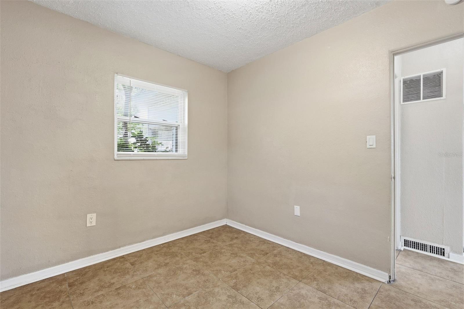 8871 93rd St Property Photo 15