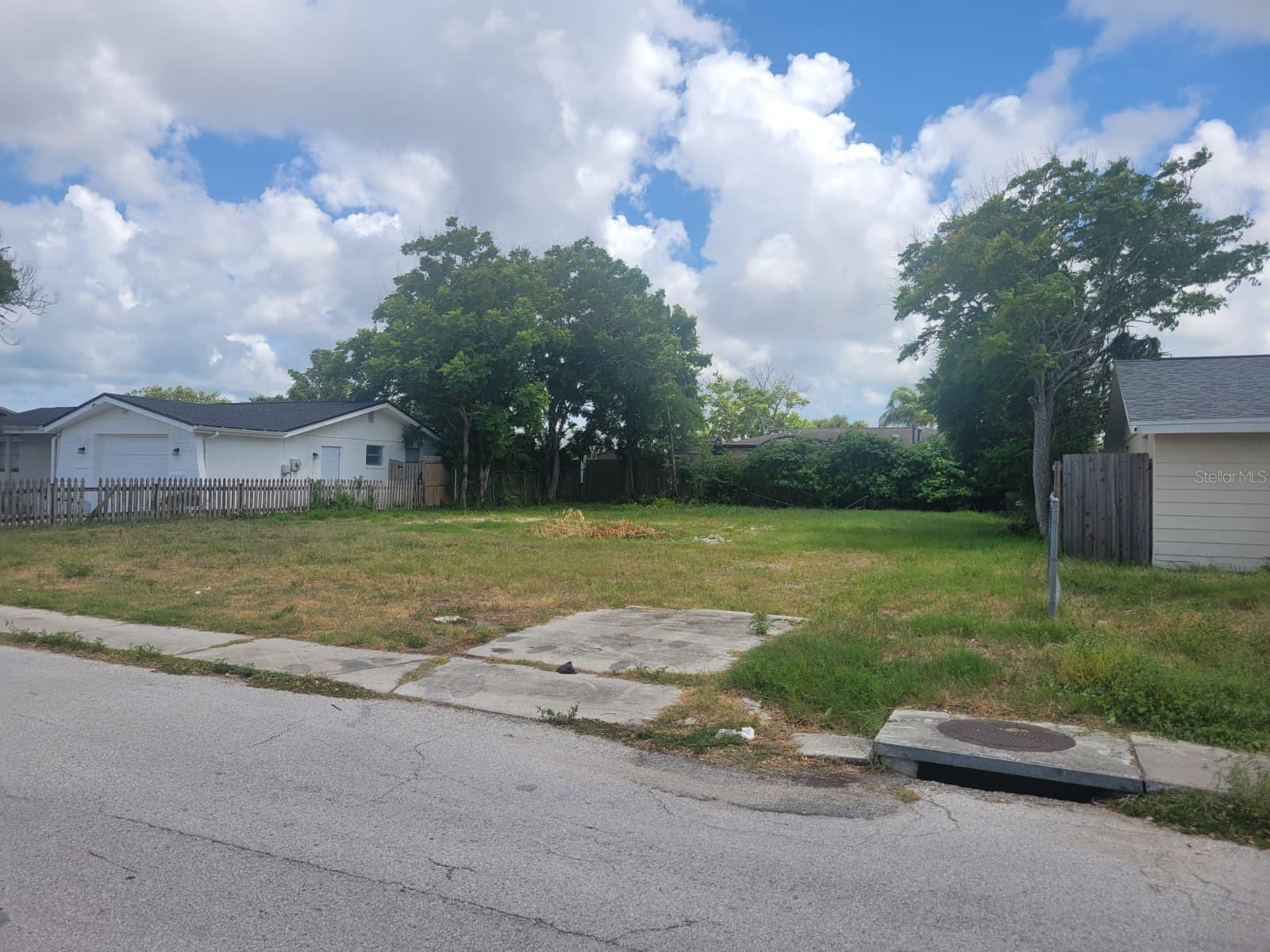 7404 Ingleside Dr Property Photo 1