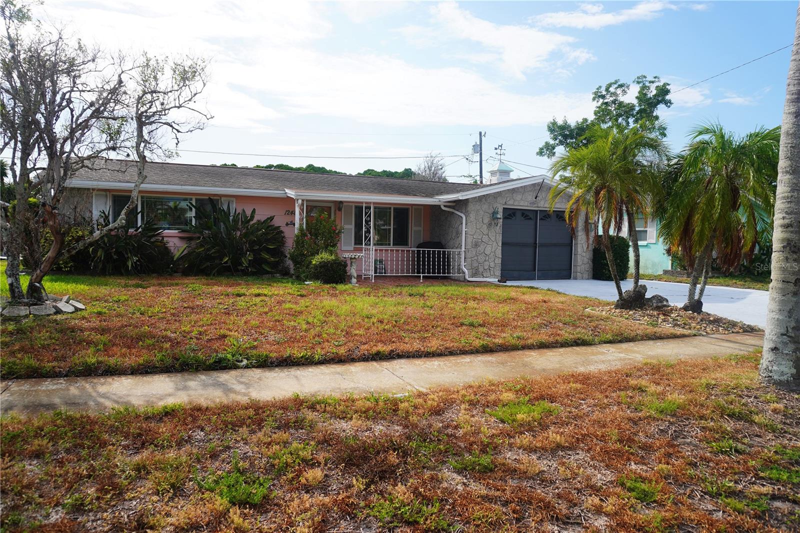 1248 Ermine Dr Property Photo 2