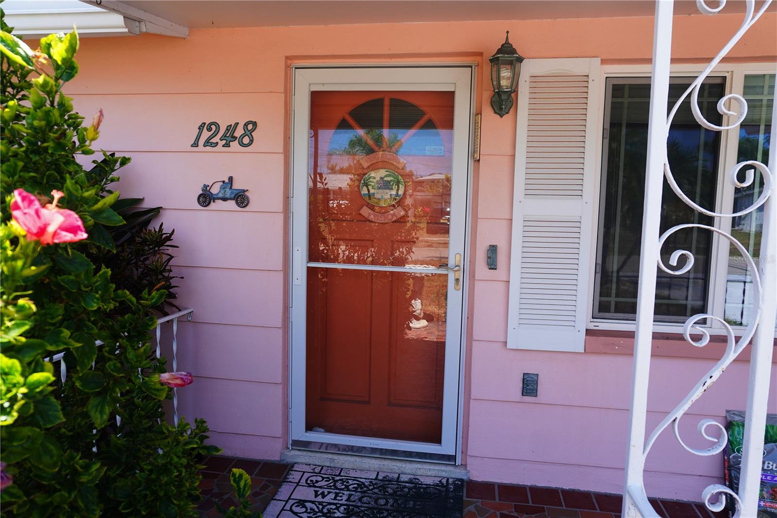 1248 Ermine Dr Property Photo 4