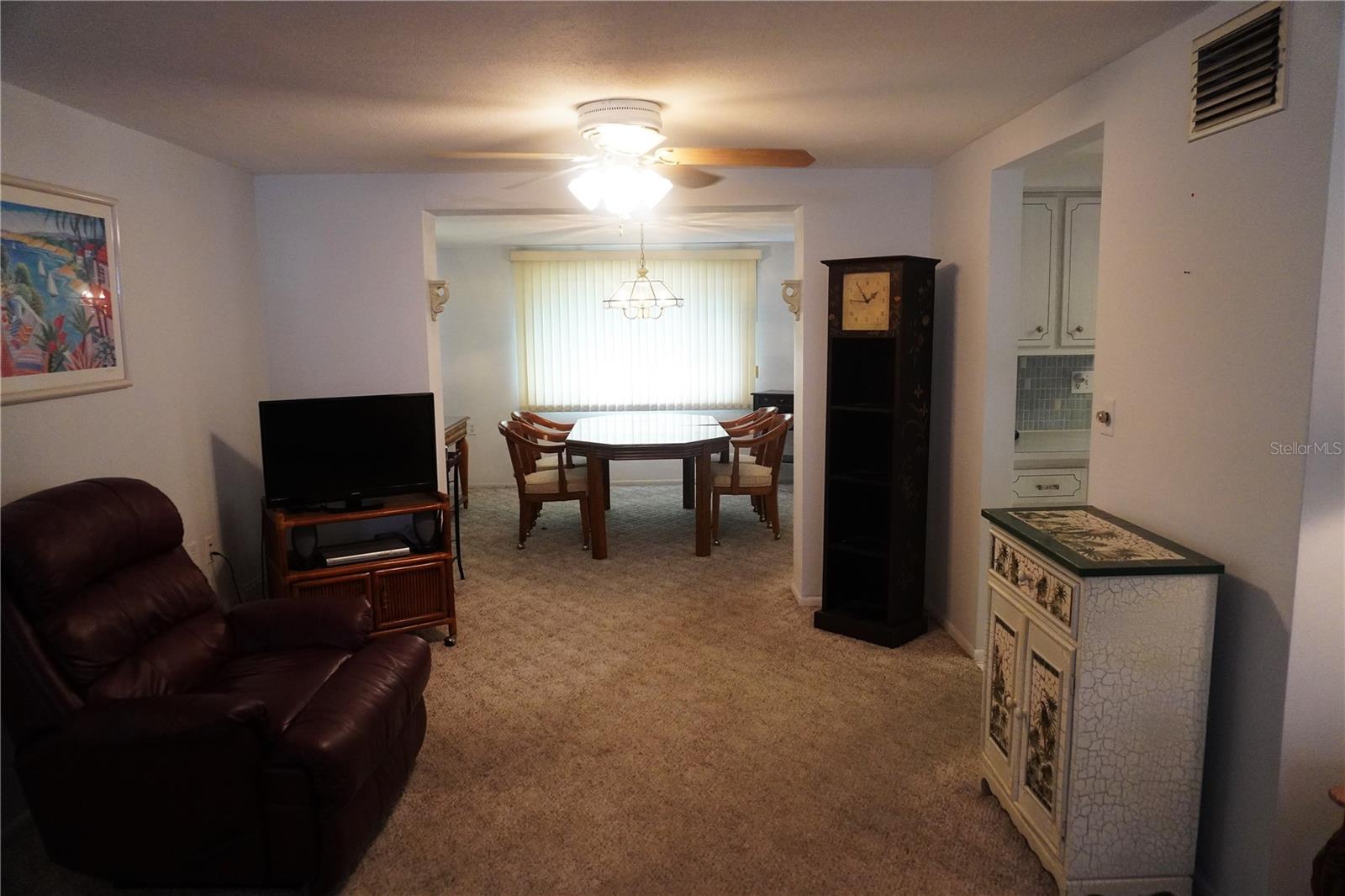 1248 Ermine Dr Property Photo 9