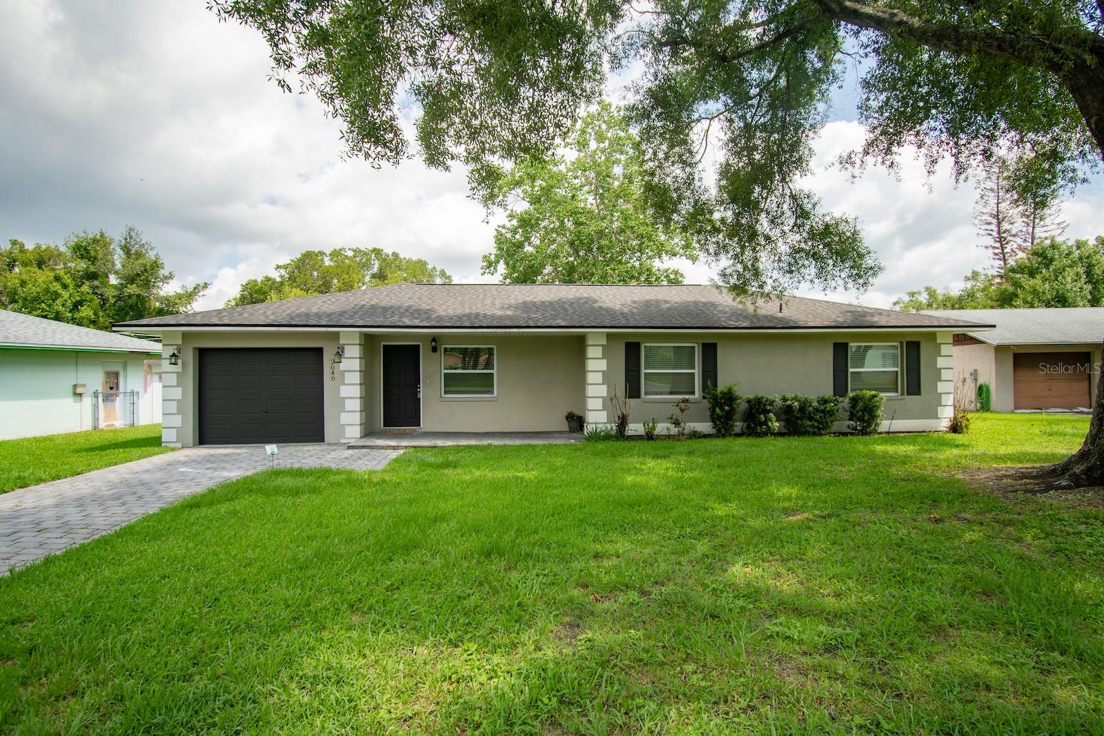 2040 Woodbriar Loop S Property Photo 1