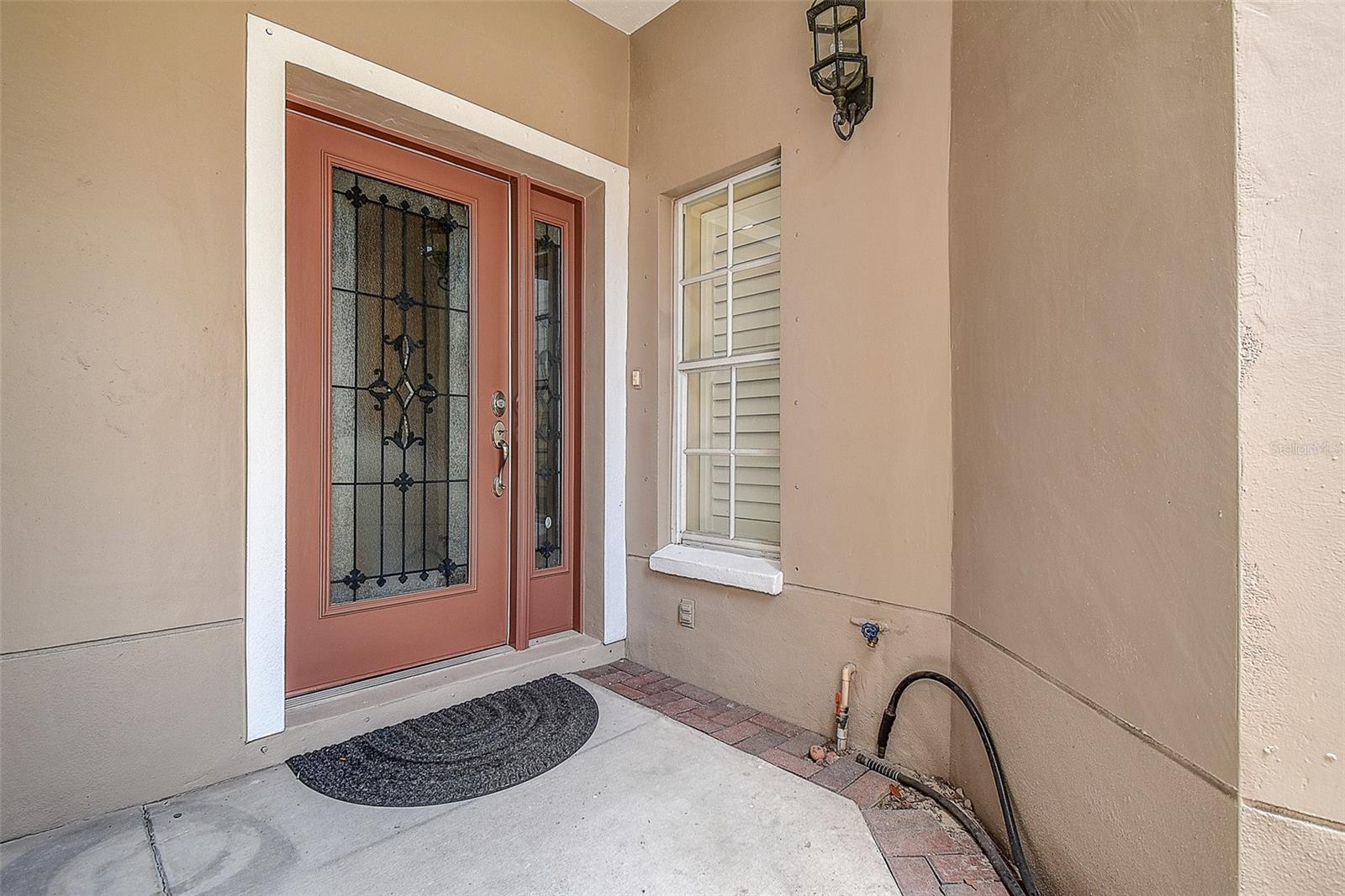256 Valencia Cir Property Photo 4