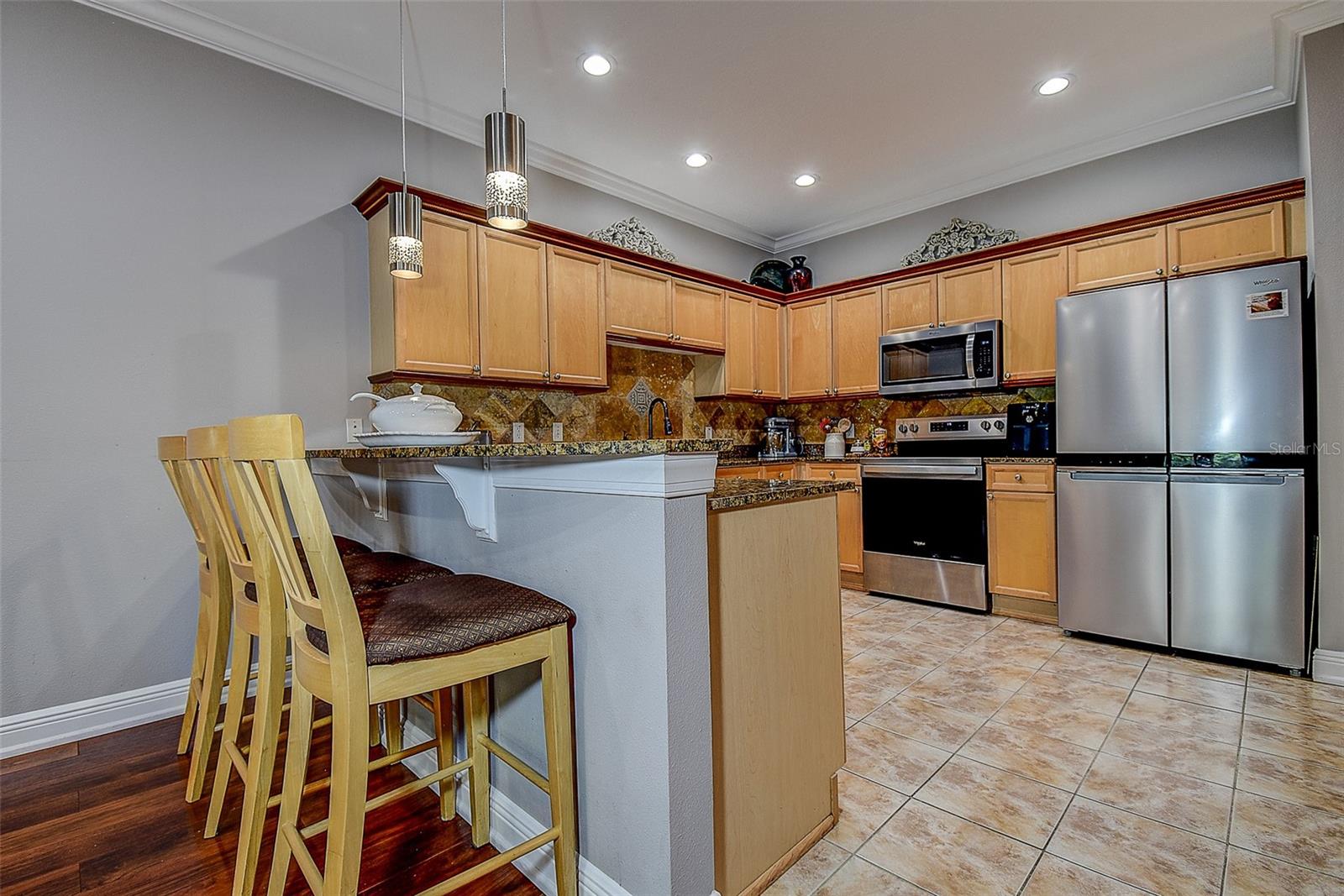256 Valencia Cir Property Photo 10