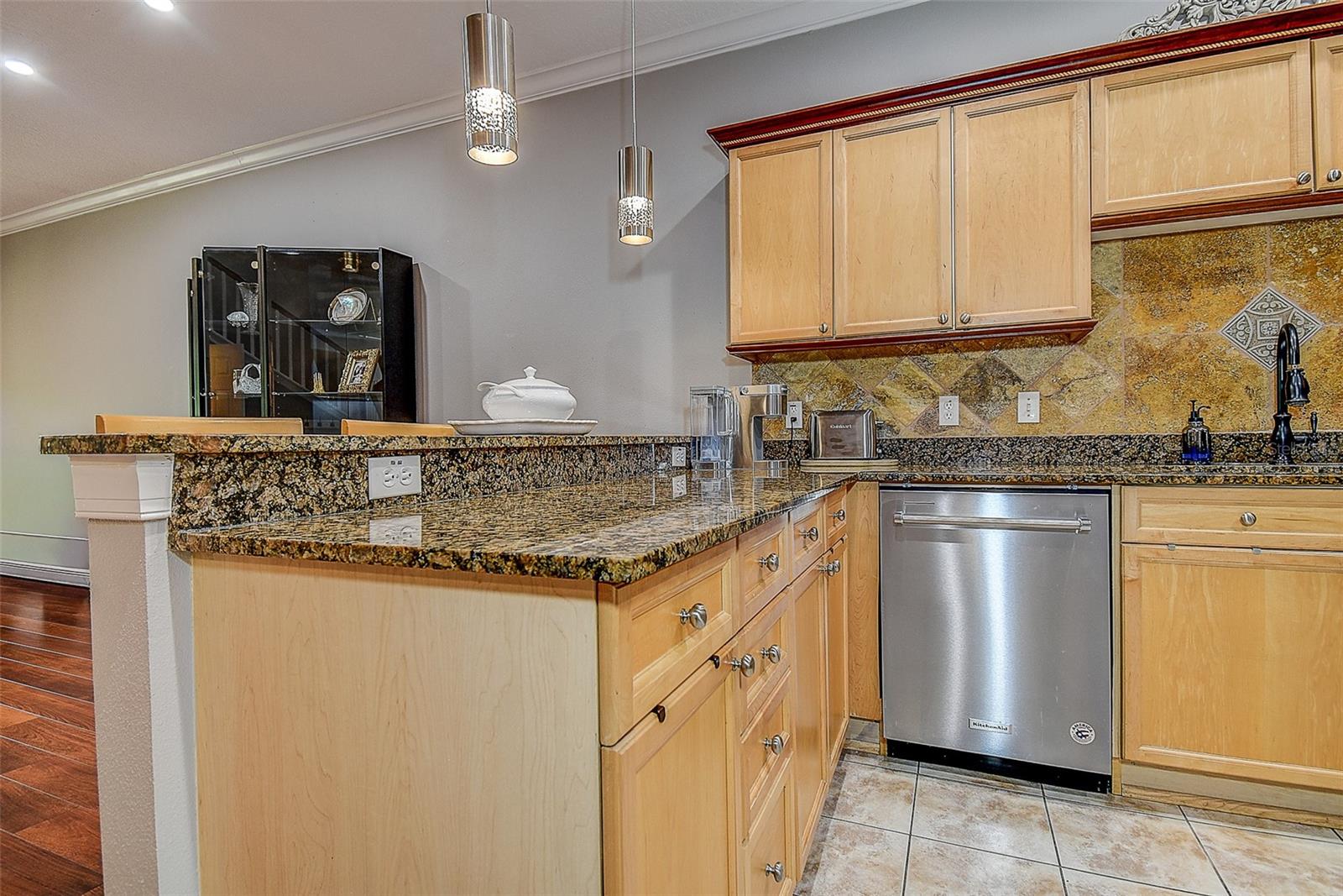 256 Valencia Cir Property Photo 11