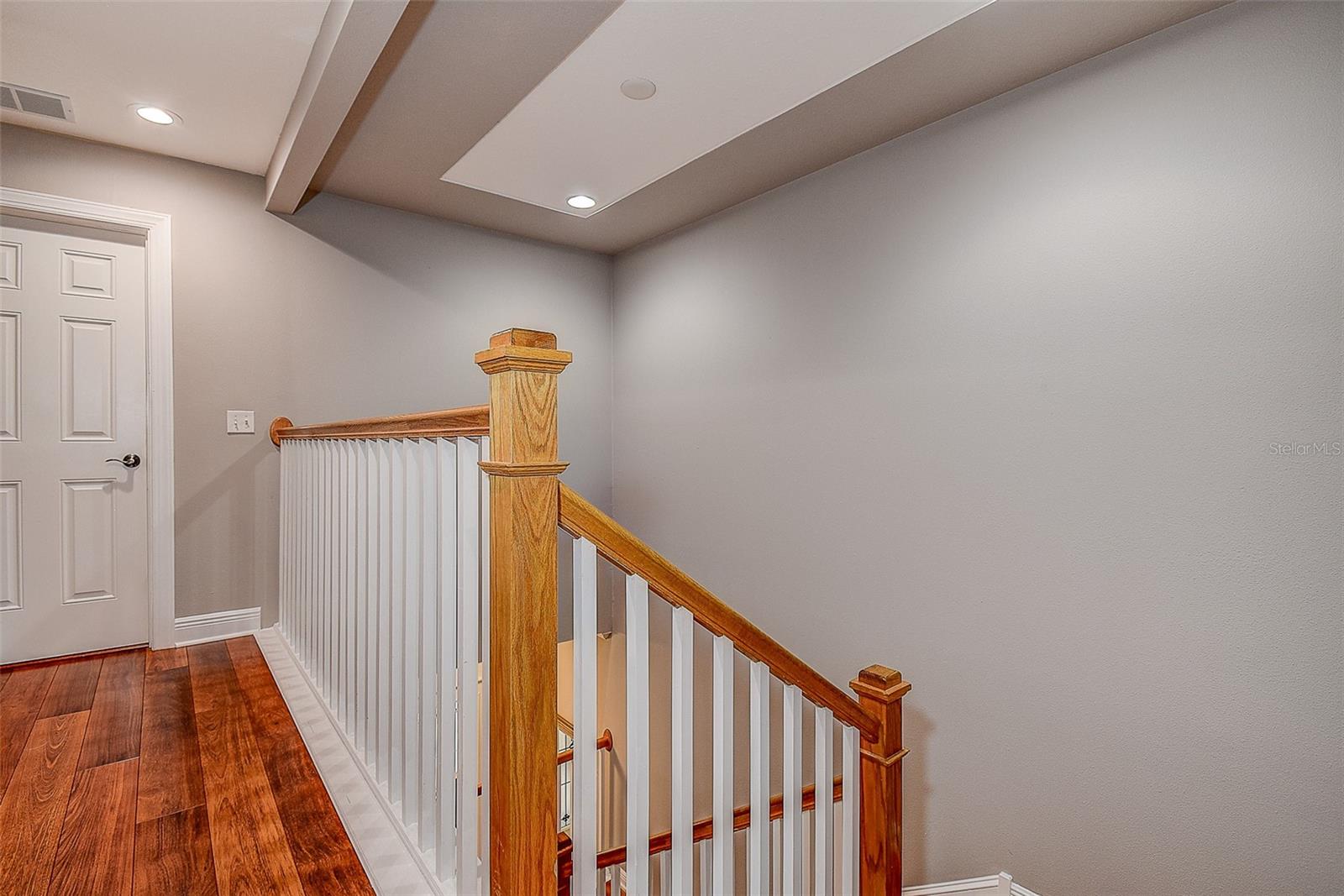 256 Valencia Cir Property Photo 17