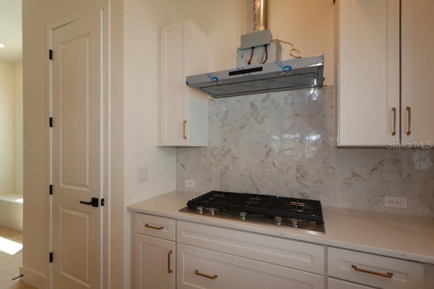 1650 Springwell Ln Property Photo 10