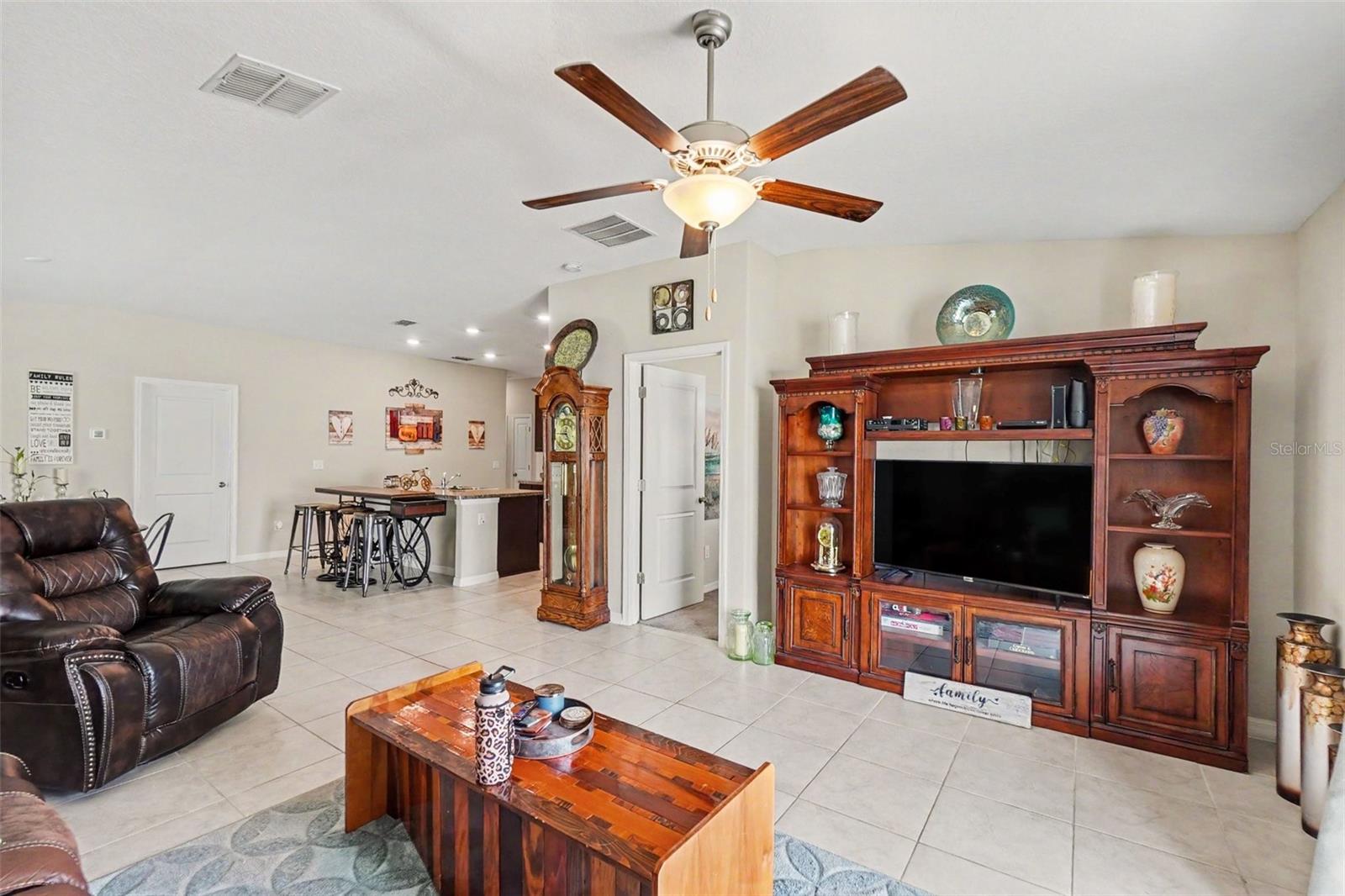 14907 Imperial Purple Ln Property Photo 4