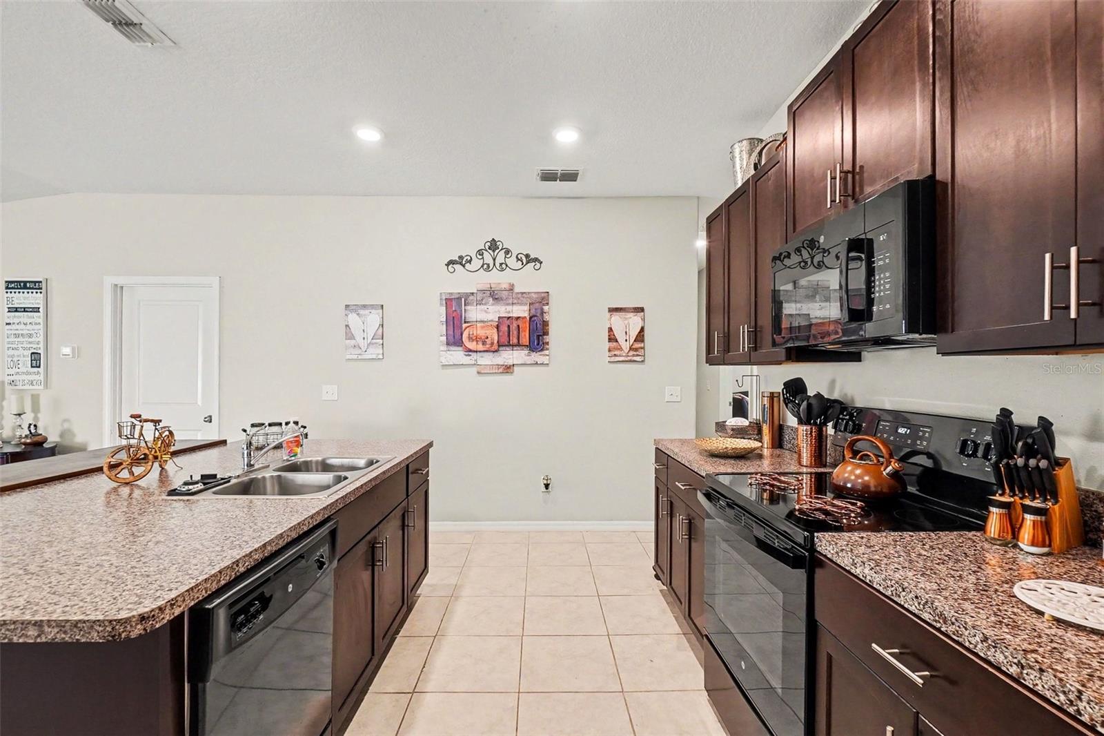 14907 Imperial Purple Ln Property Photo 8