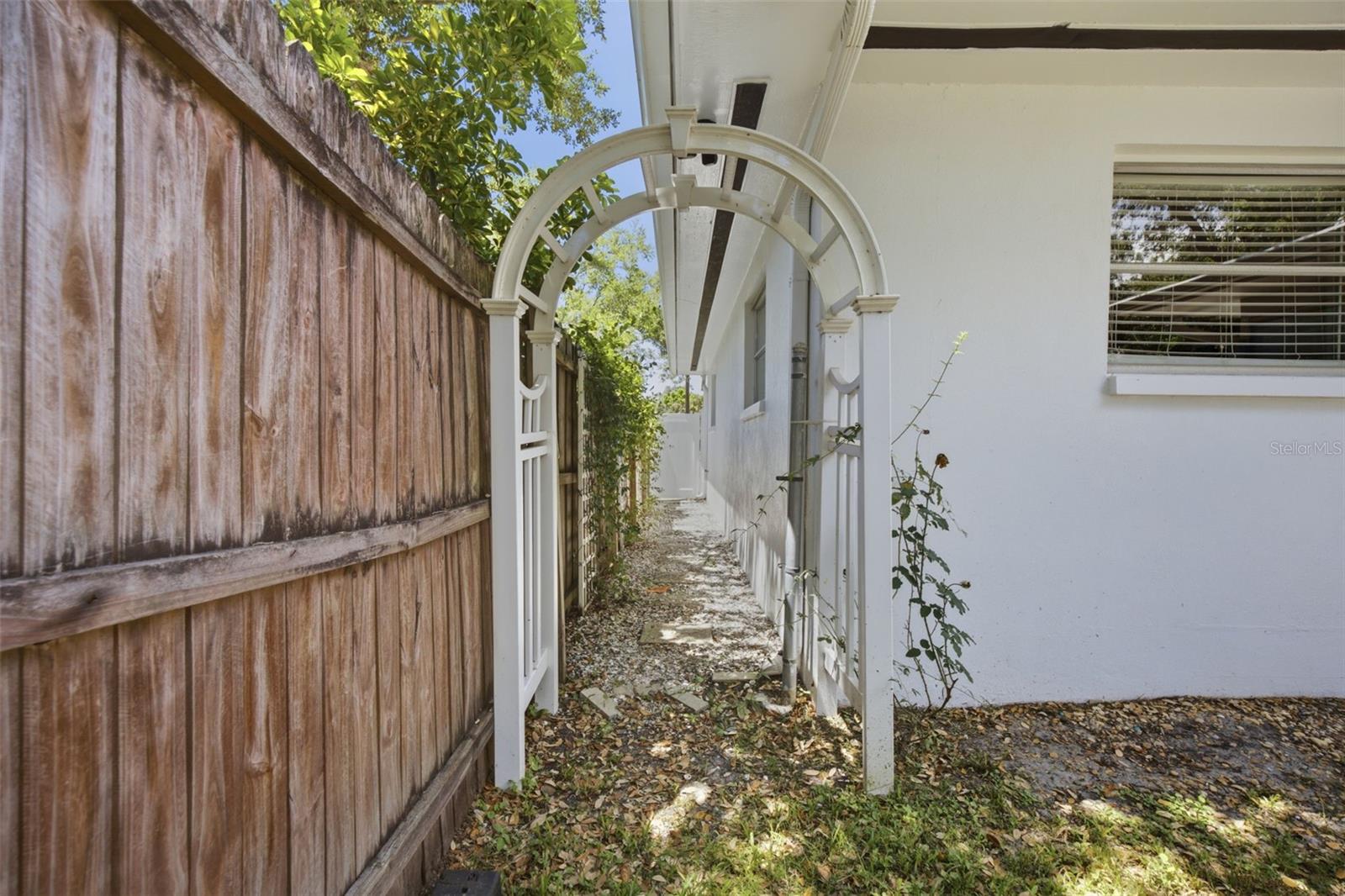1023 Granada St Property Photo 35