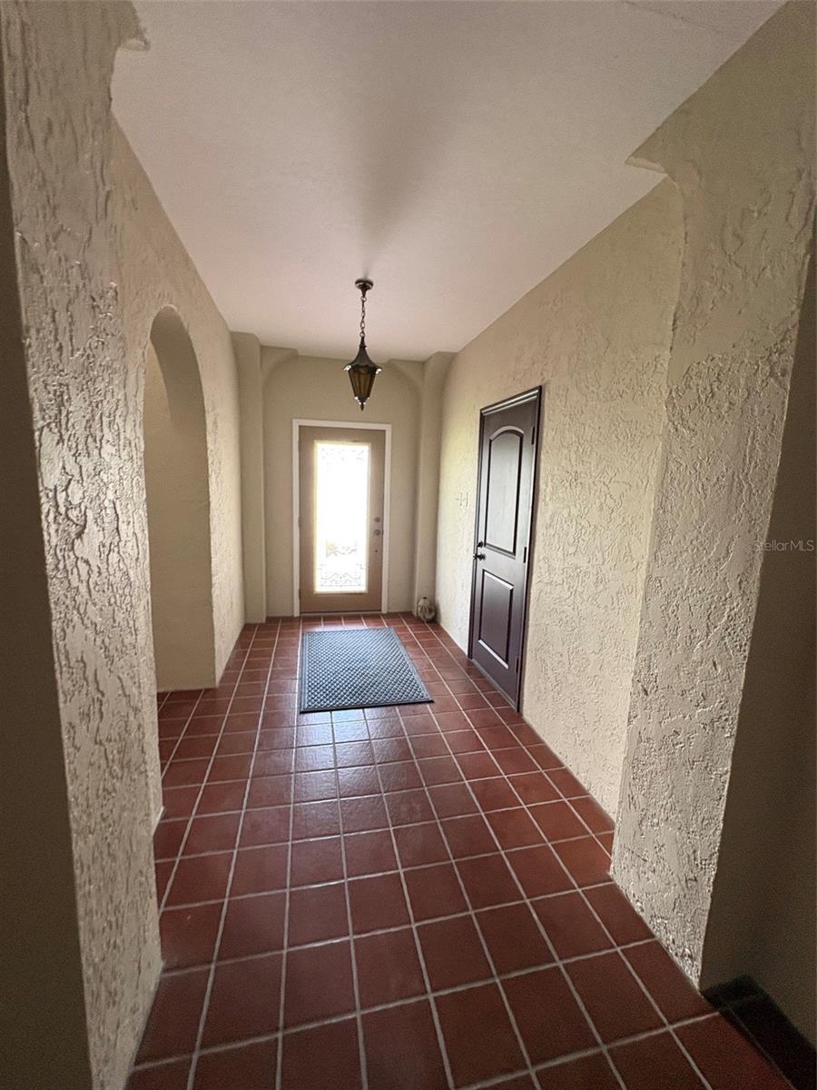 15810 Redington Dr Property Photo 6