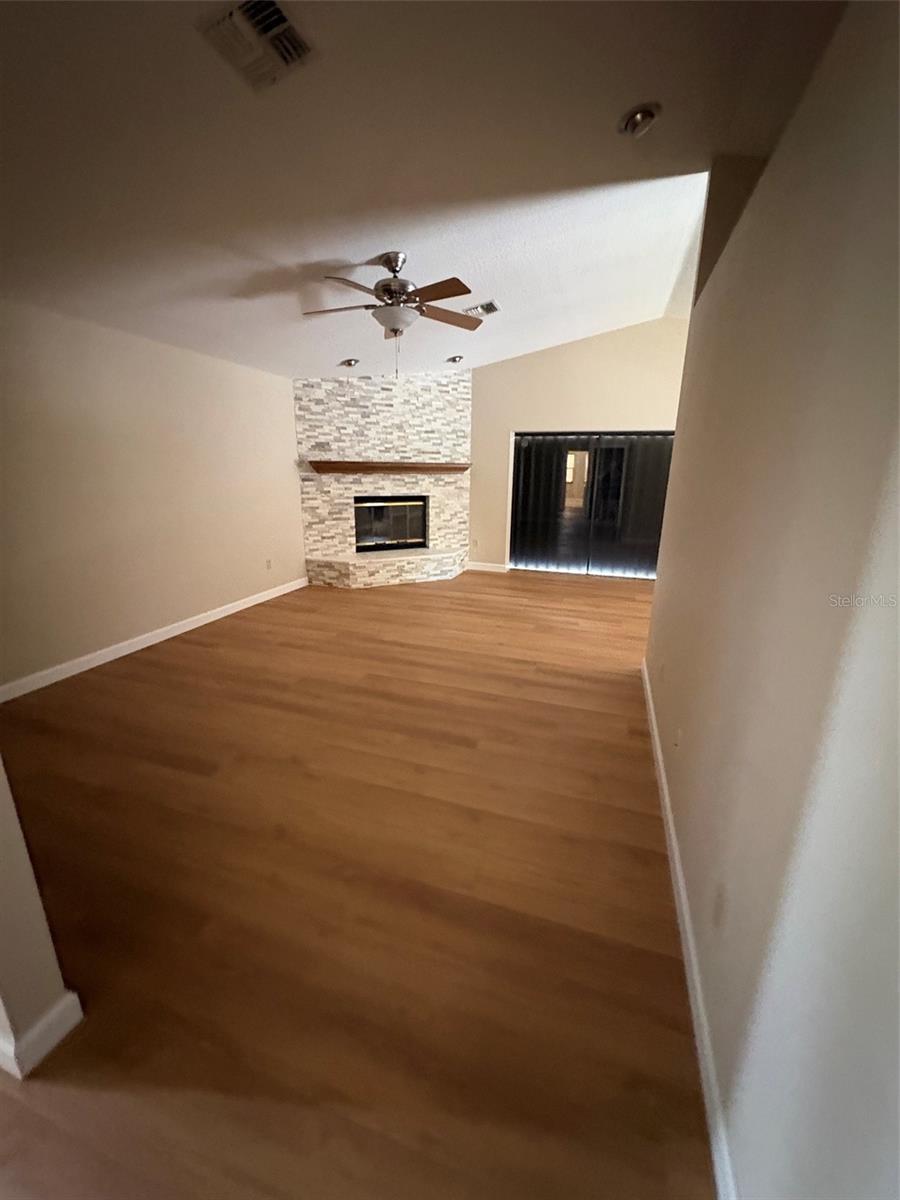 15810 Redington Dr Property Photo 9