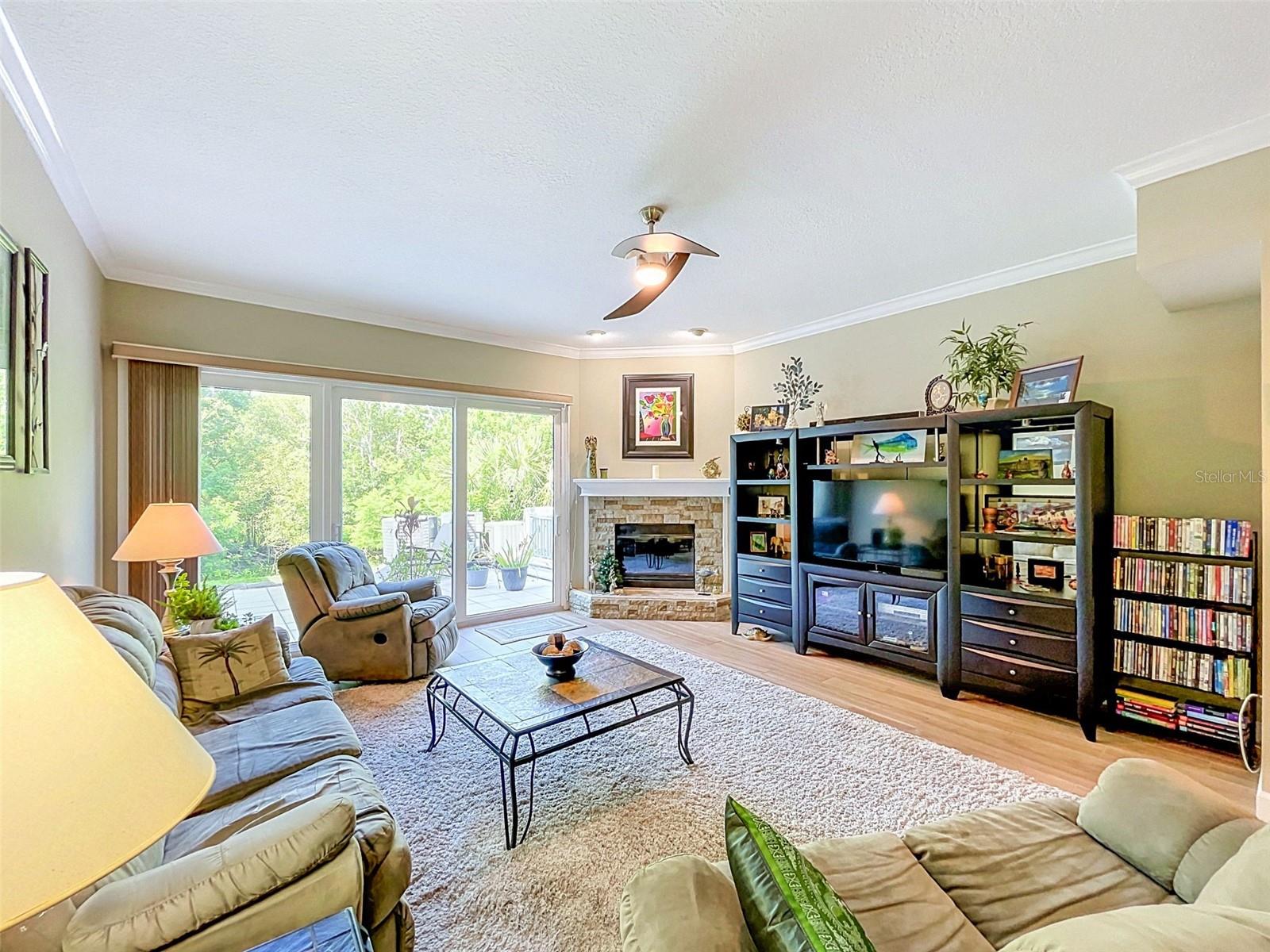 1722 Arabian Ln Property Photo 2