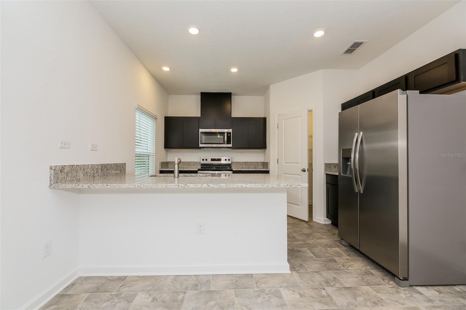 TB8523719 Property Photo 6