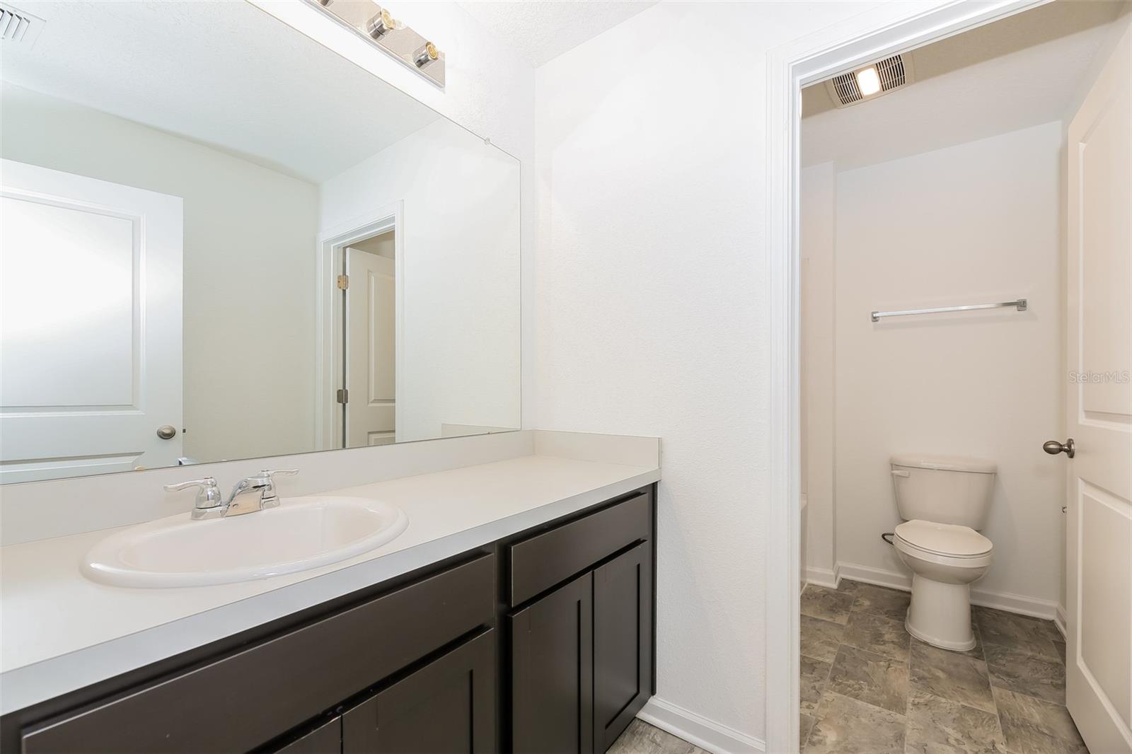 TB8523719 Property Photo 10