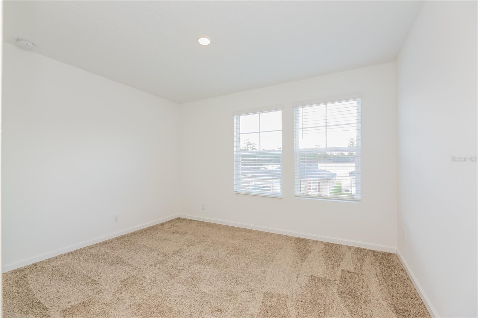 TB8523719 Property Photo 11