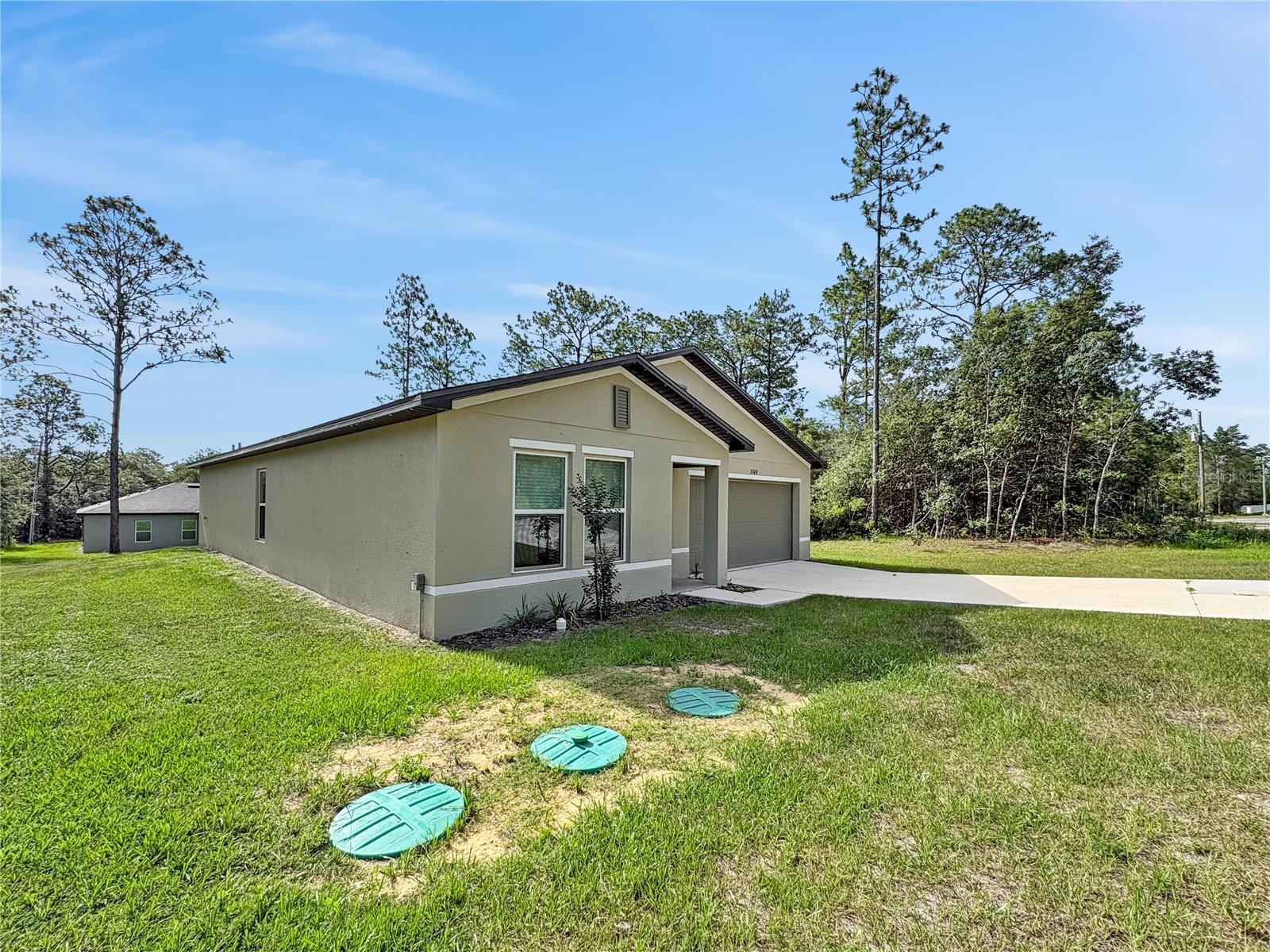 TB8523733 Property Photo 2