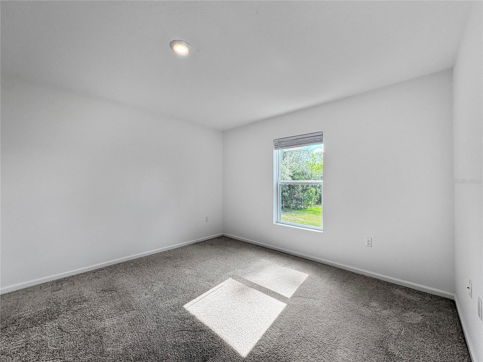 TB8523733 Property Photo 9