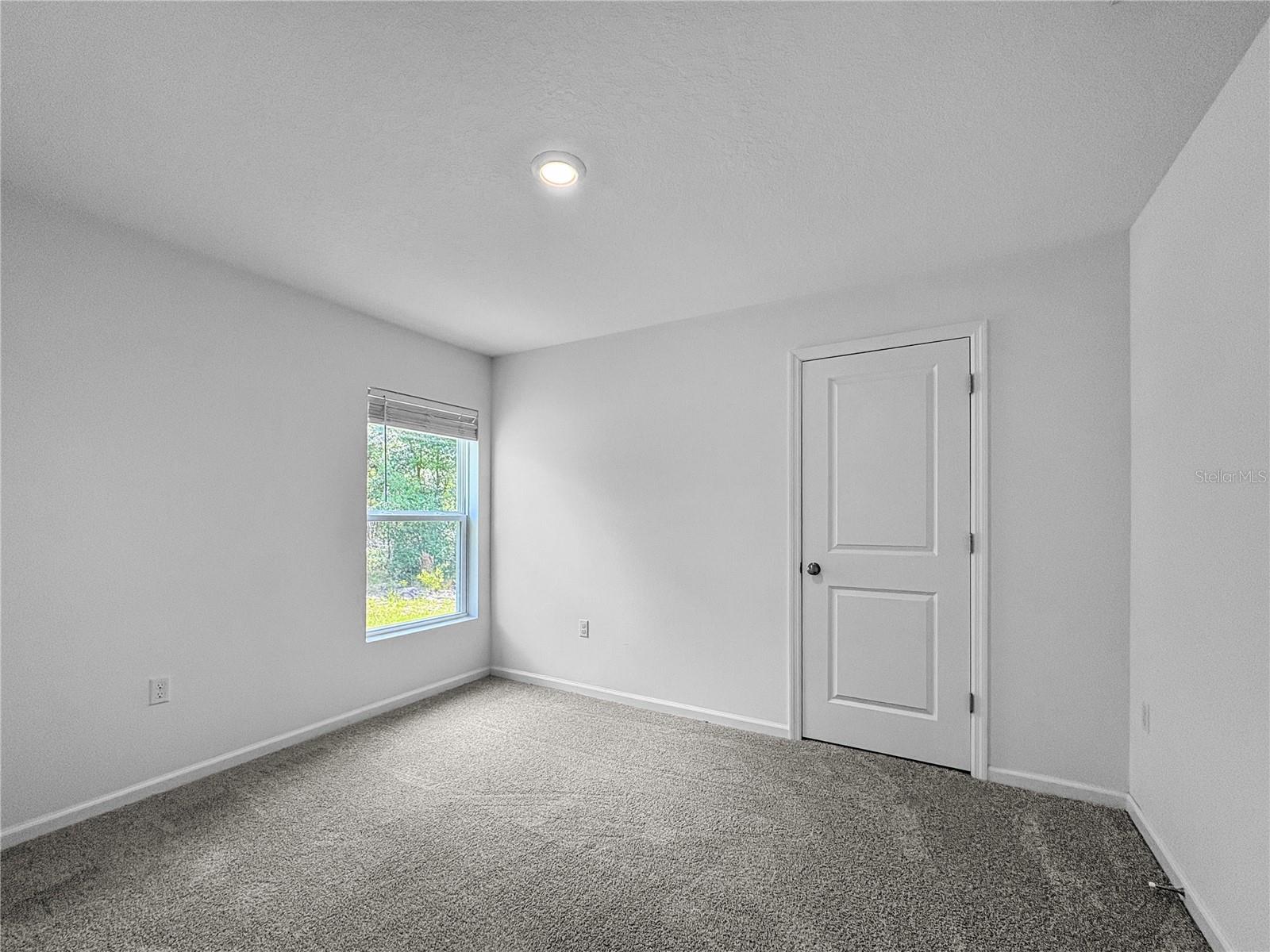 TB8523733 Property Photo 12