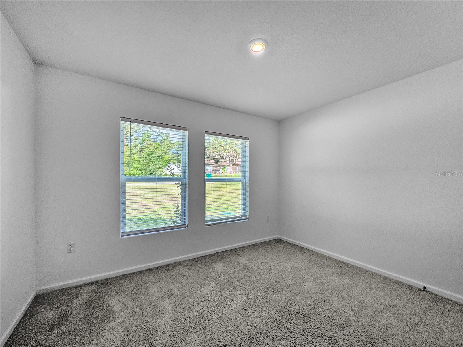 TB8523733 Property Photo 13