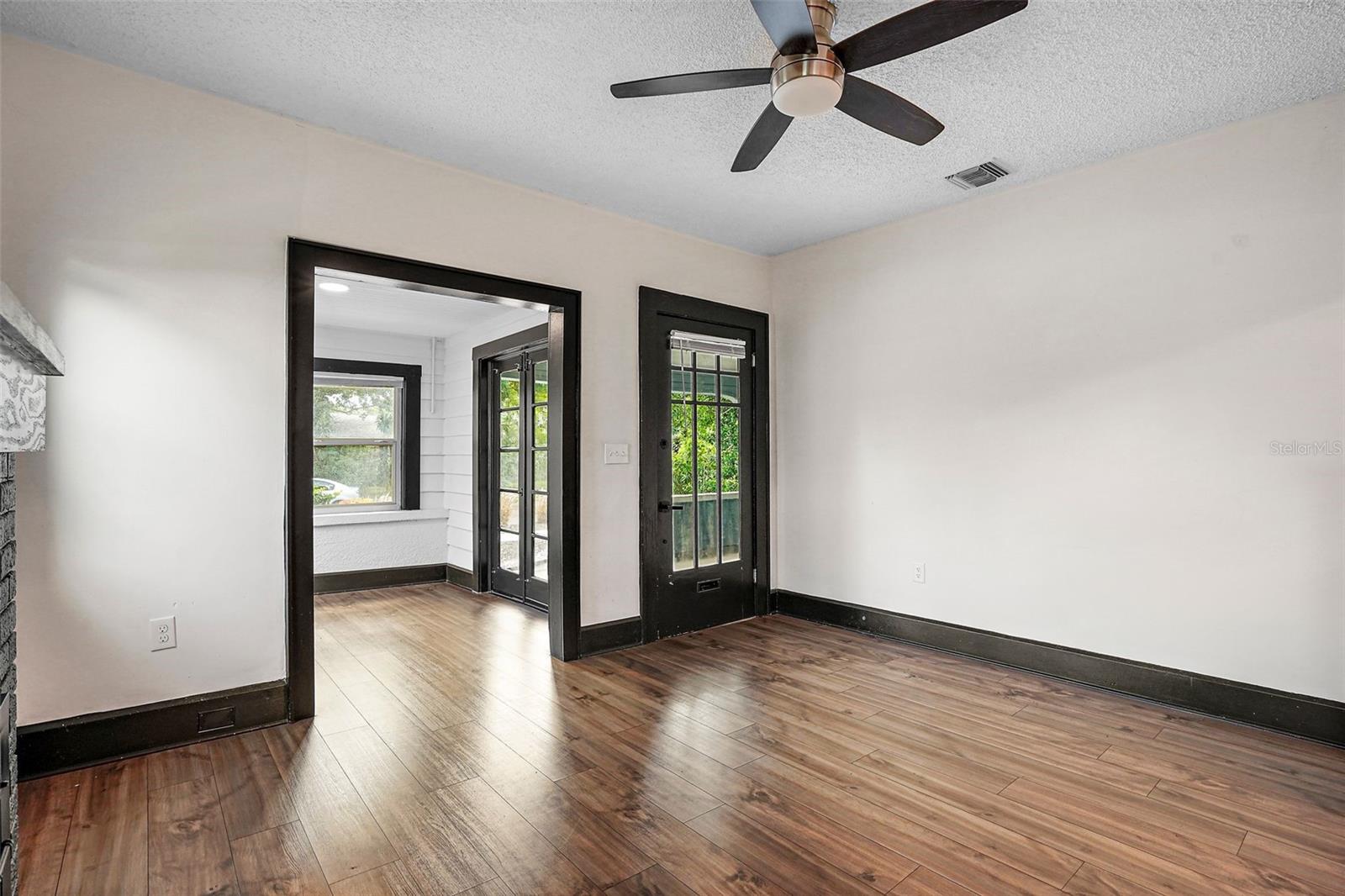 2111 Burlington Ave N Property Photo 12