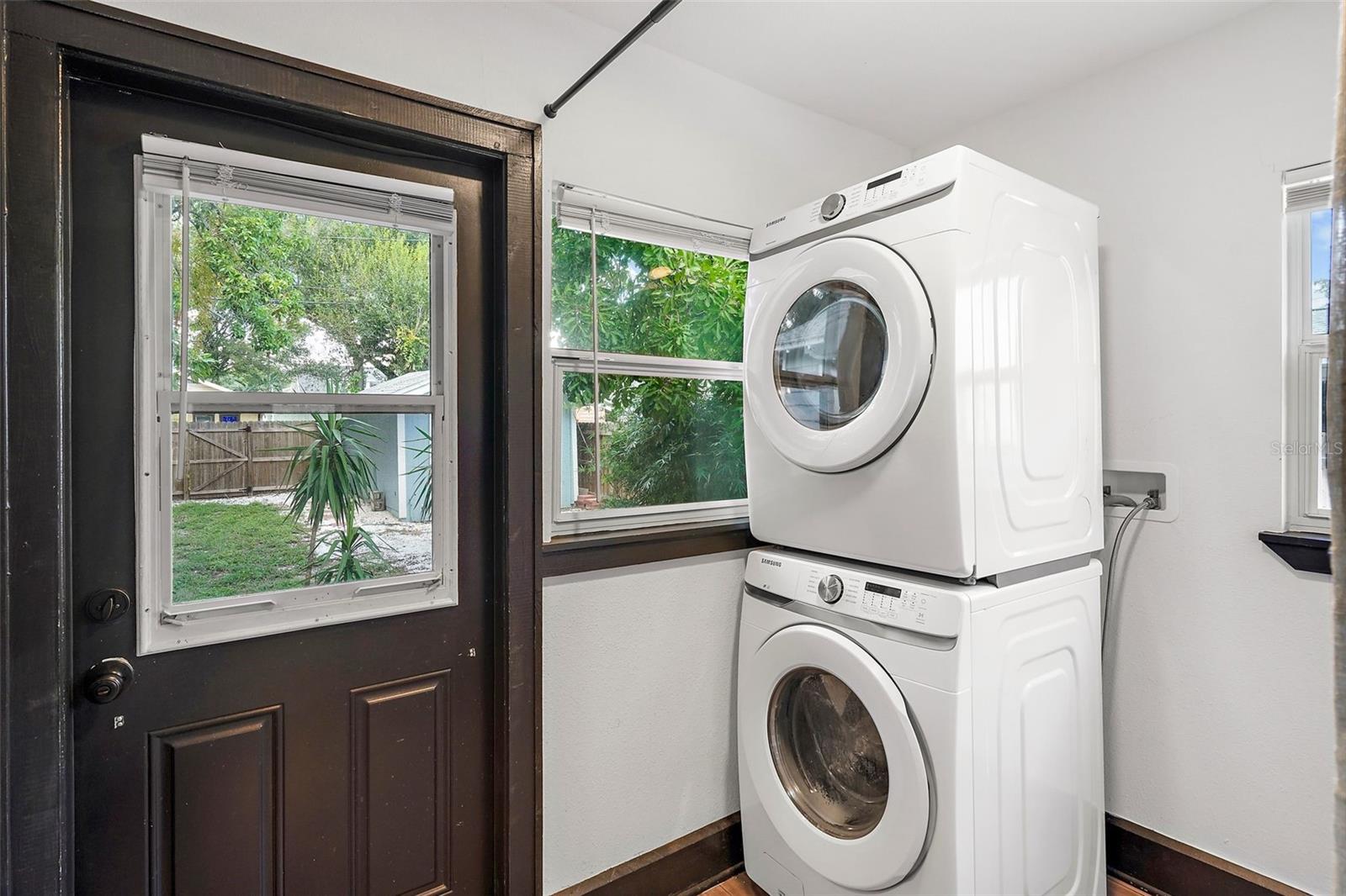 2111 Burlington Ave N Property Photo 30