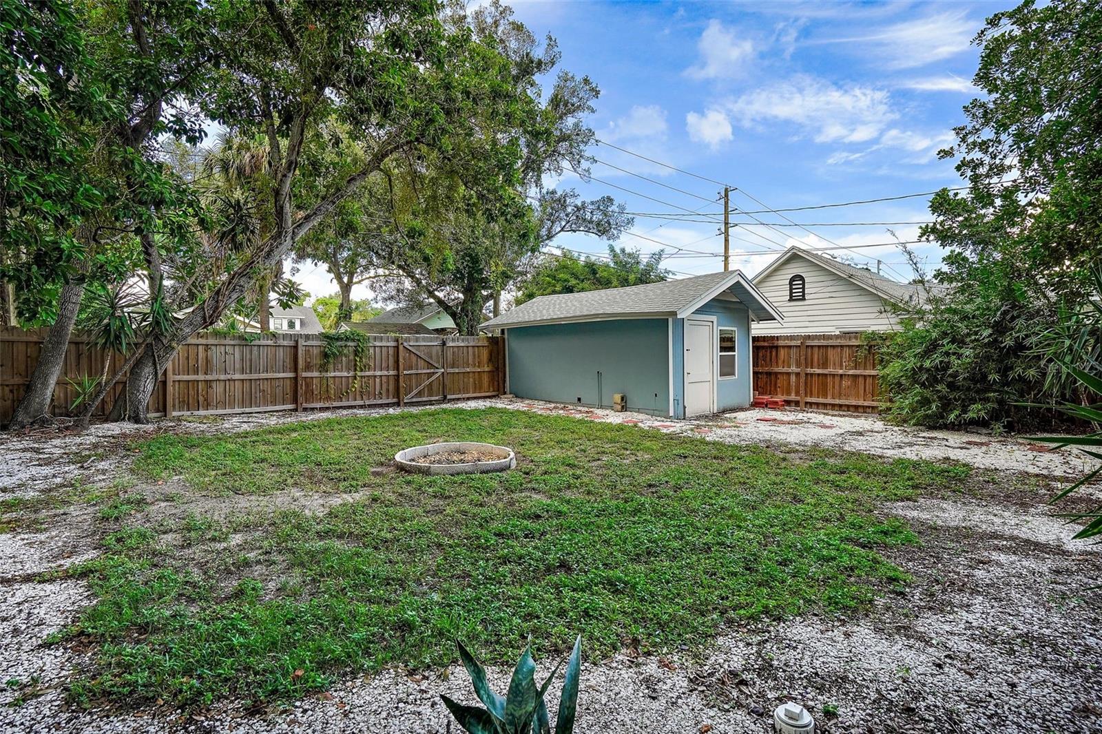 2111 Burlington Ave N Property Photo 32