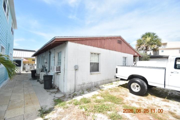 146 Coral Ave #c Property Photo 2