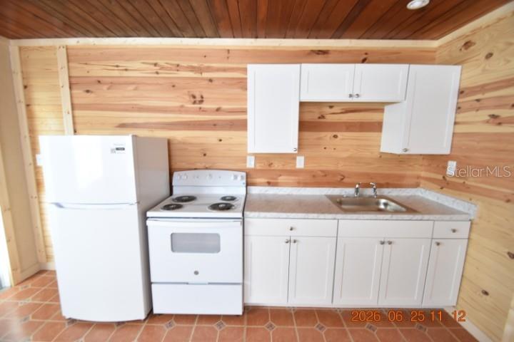 146 Coral Ave #c Property Photo 15