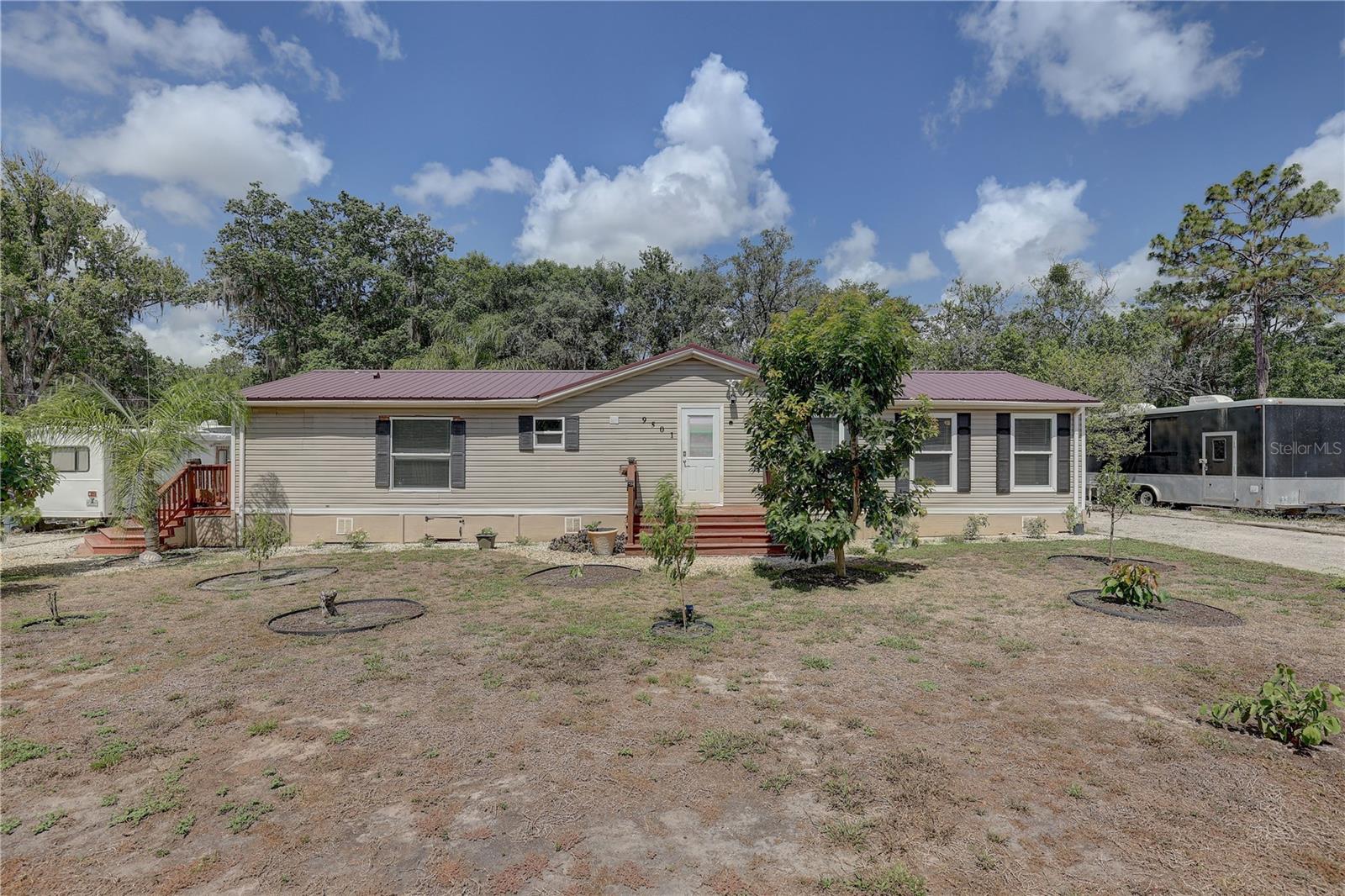 9501 ESTELLE ST Property Photo 1