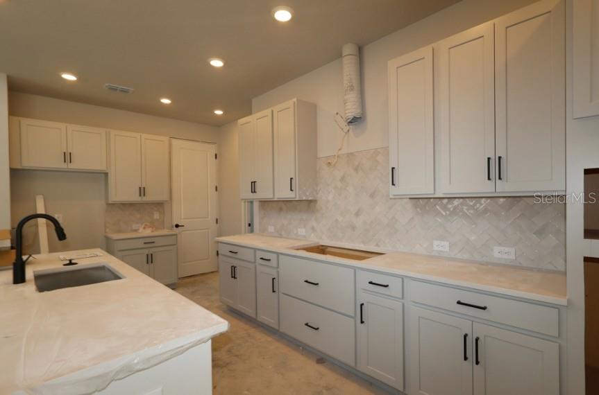 11804 Full Moon Loop Property Photo 8