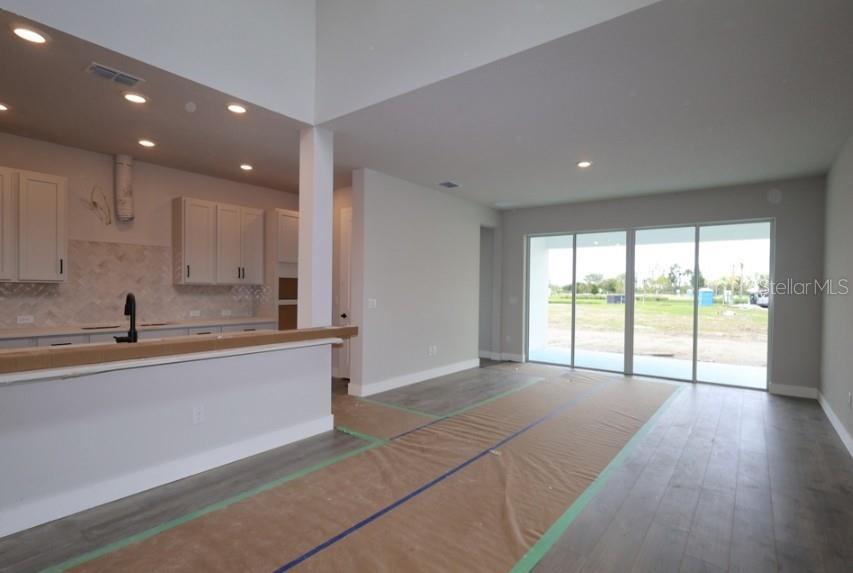 11804 Full Moon Loop Property Photo 11
