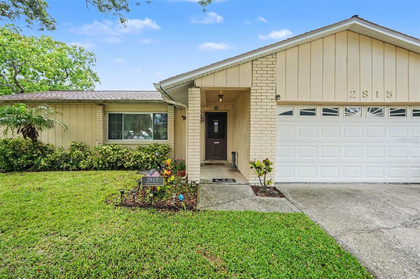 2815 Linden Tree St Property Photo 3
