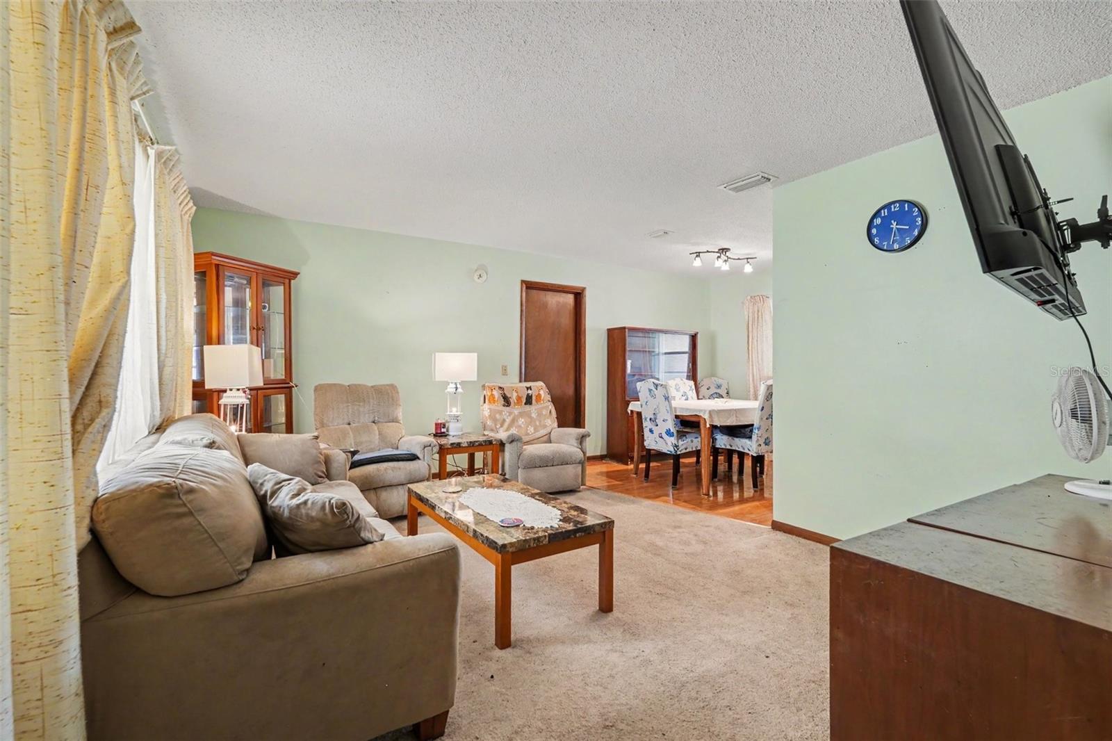 2815 Linden Tree St Property Photo 5