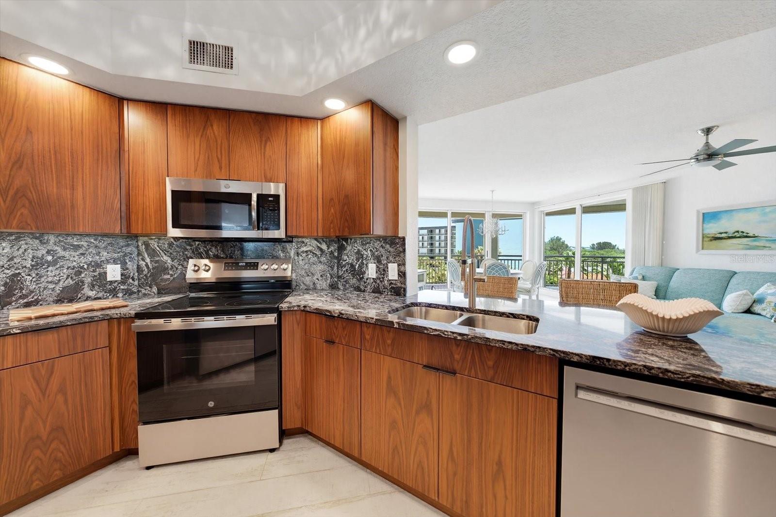 1170 Gulf Blvd #404 Property Photo 16