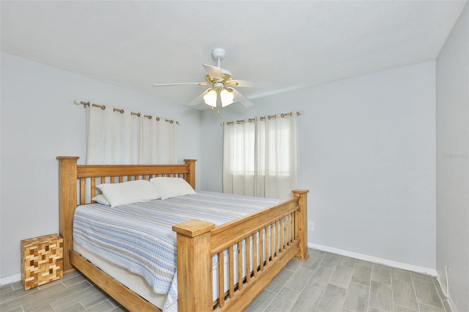 3242 Kingston St N Property Photo 18