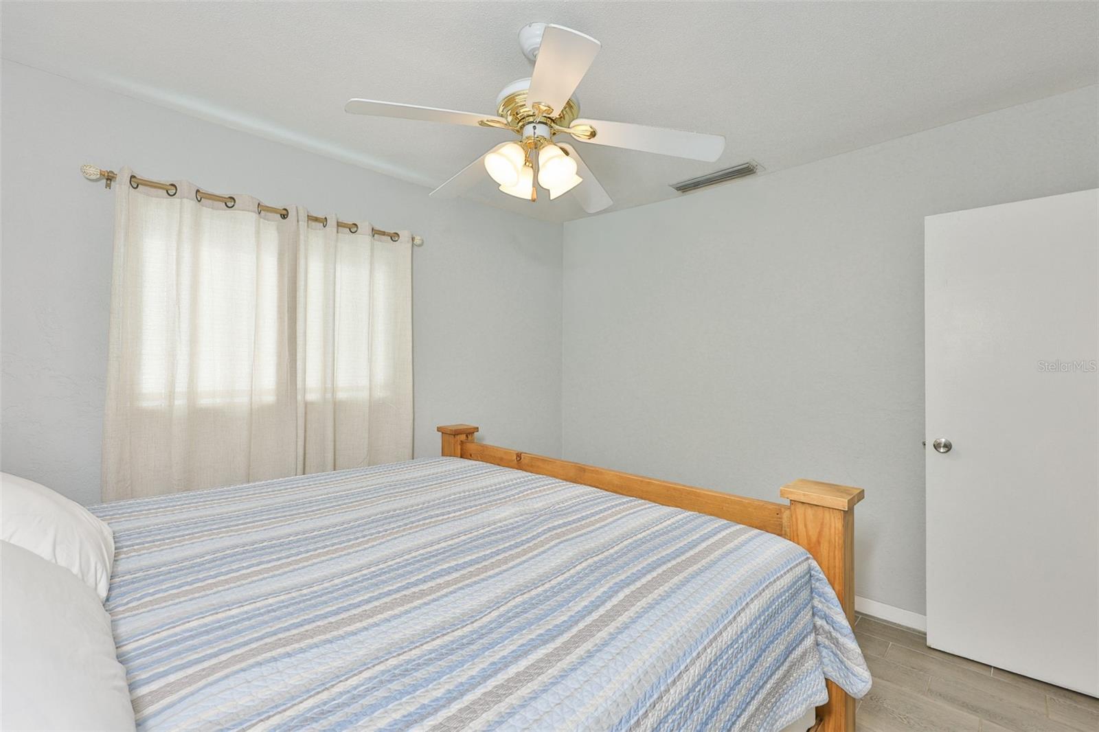 3242 Kingston St N Property Photo 20