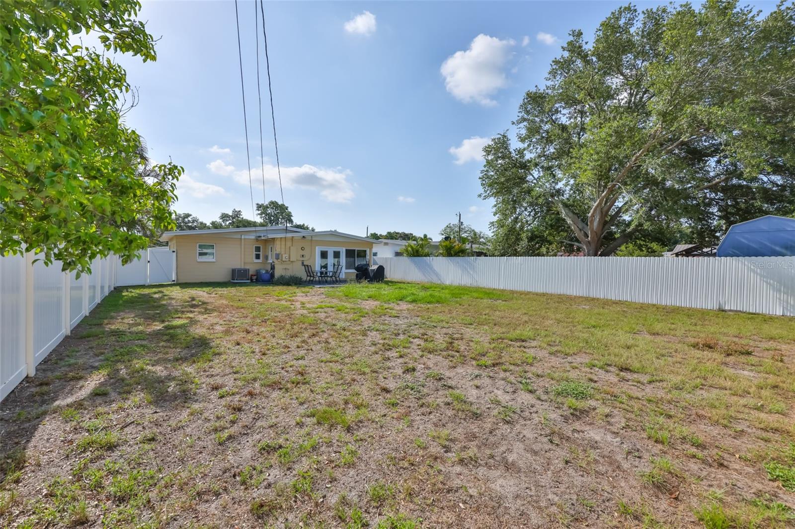 3242 Kingston St N Property Photo 28