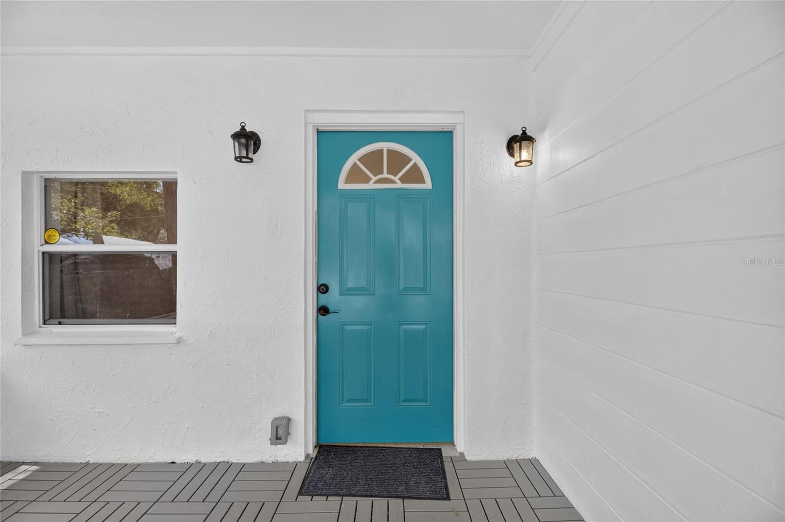 1005 E Flora St Property Photo 6