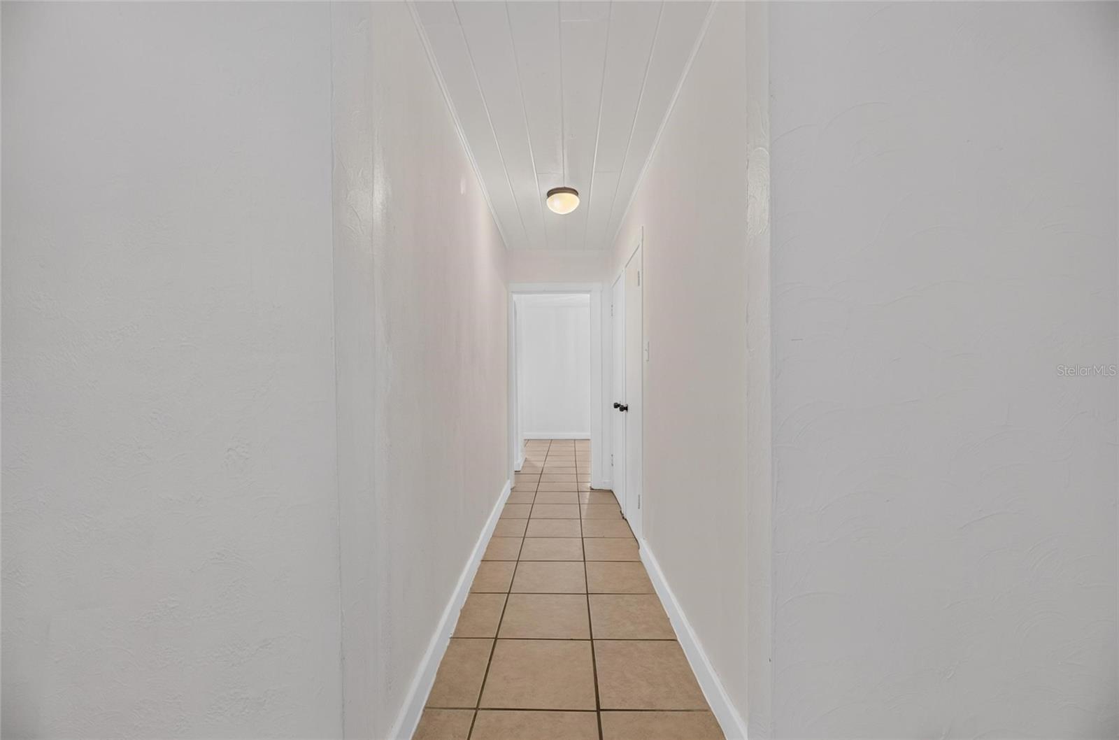 1005 E Flora St Property Photo 10